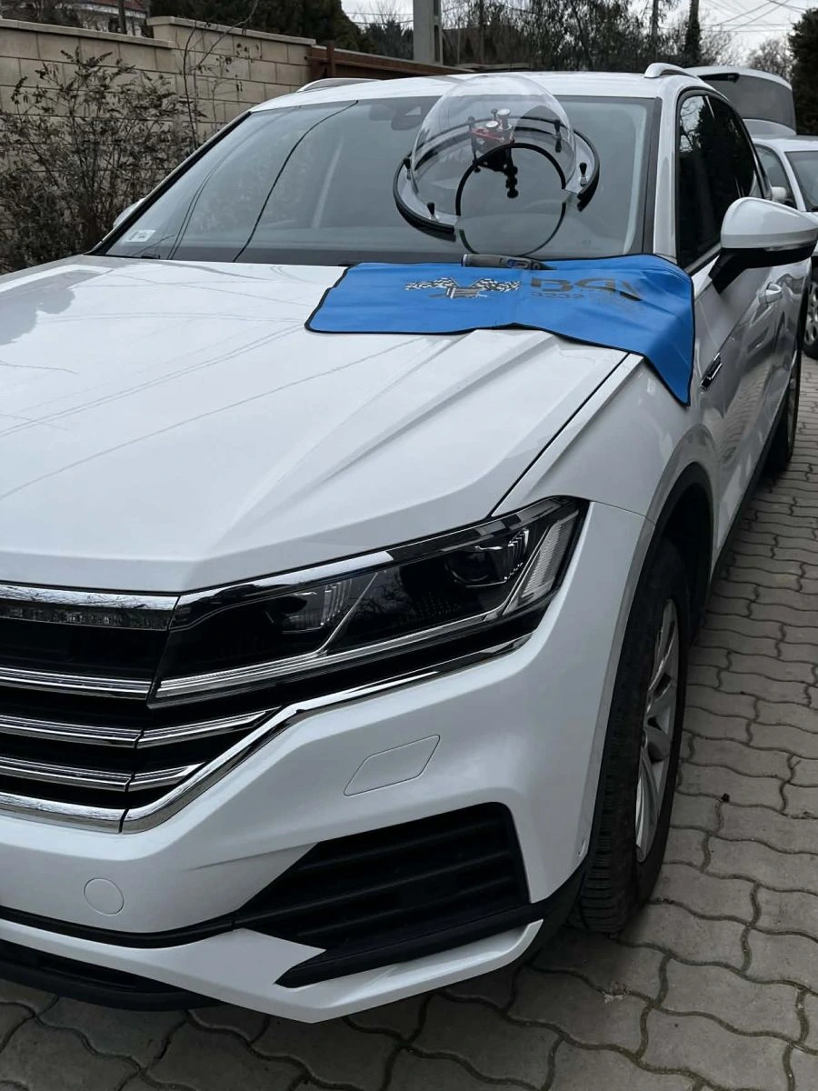 mobil szélvédő szerviz Csömör munka közben